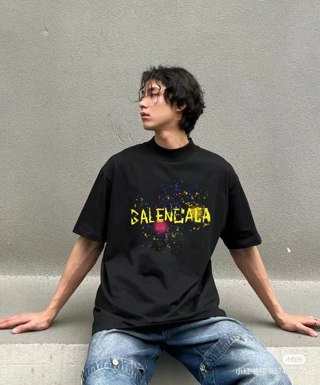 P80✨🔥 BALENCIAGA Paris lettering printed short-sleeved T-shirt. Custom-woven and dyed 300 grams of combed cotton heavyweight fabric. Zero color difference in threads. Perfect details. Different from the current currency version. Welcome to compare. Same Style for men and women. Must-sell in the picture above. Color: White Black Size: 1 2 3 4